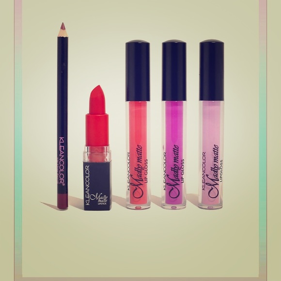 Makeup - Picture 1 of 8